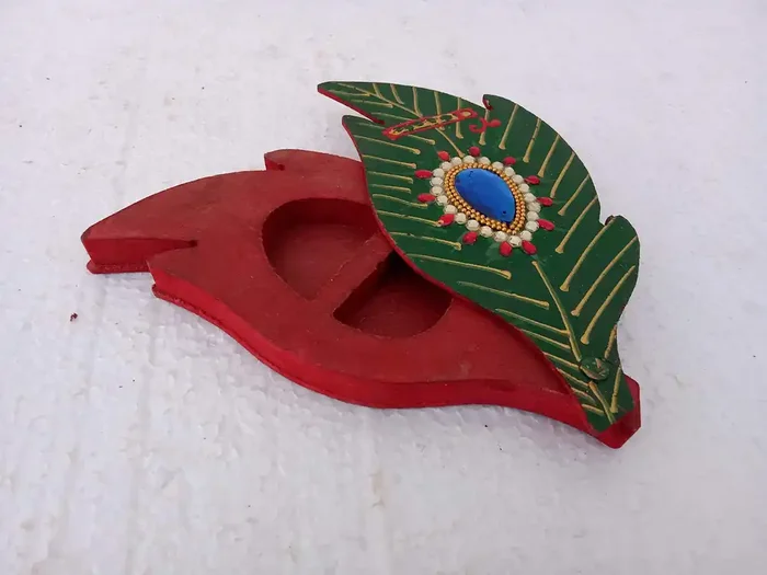 BIKANER GANGAUR IDOL Roli-ChandanChawal-HalidiKumkum Box with More pankhi Design (LWH in cm 15x8x2)